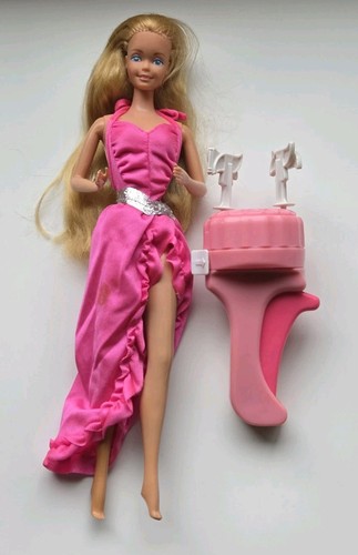 Vintage 1982 barbie - vintage, twirly